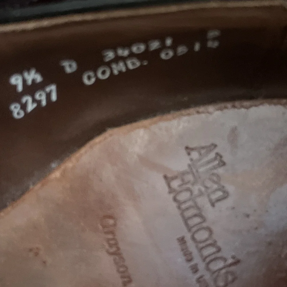 Allen Edmonds Horween  Grayson Tassel Loafers‎ 9B Burgundy USA